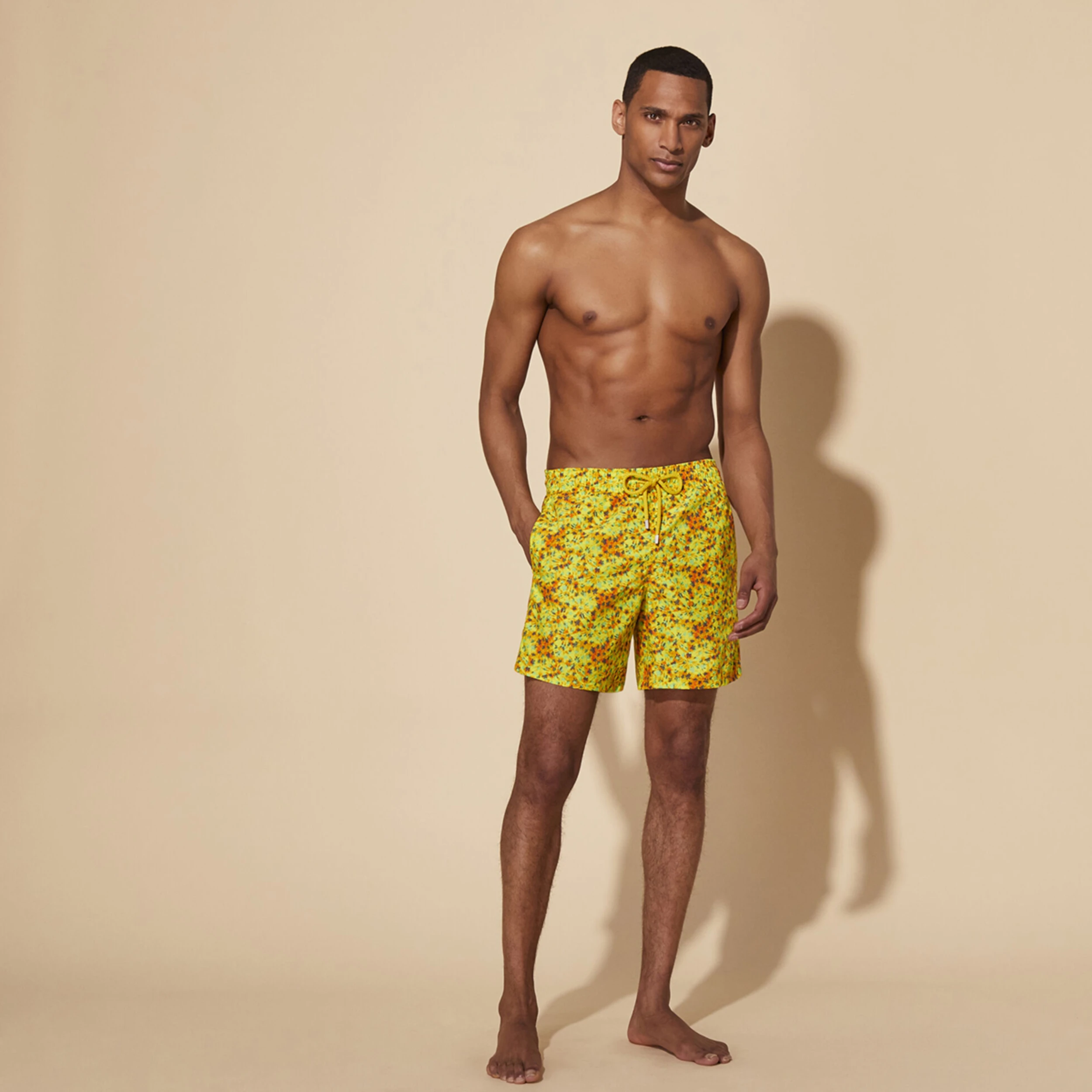 Resim Erkek Moorea Micro Ronde Des Tortues Mayo Sarı MOOC4B38-110 | Vilebrequin