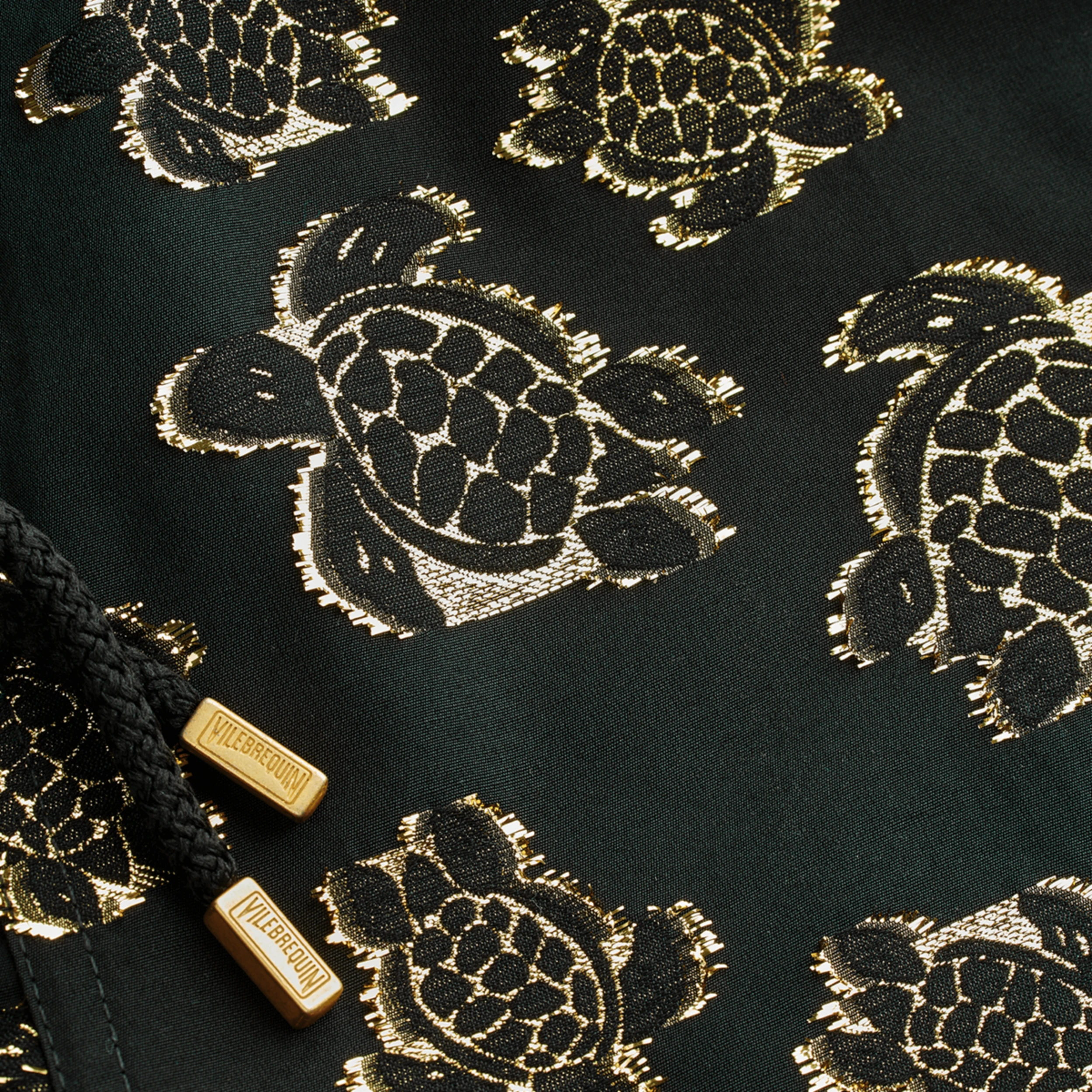 Resim Erkek Ronde des Tortues Jacquard Broché Moopea Mayo Siyah MPACA636-990 | Vilebrequin