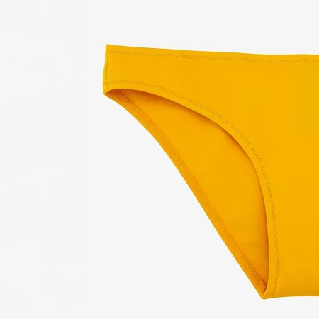 Resim Kadın Frise Bikini Altı Sarı