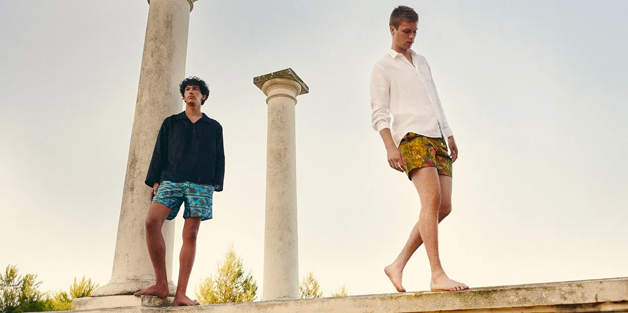 Blog yazısı Yaz Akşamlarında Göz Kamaştıran Stiller: Serinliğe Uygun Şıklık Önerileriiçin resim