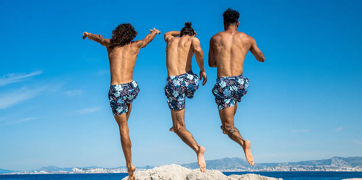 Blog yazısı Mükemmel Bir Yaz İçin Erkek Mayoları: Tarz, Konfor ve Seçenekleriçin resim